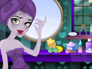 Play Ghoulia Freaky Makeover