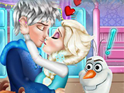Play Jack and Elsa College Kiss